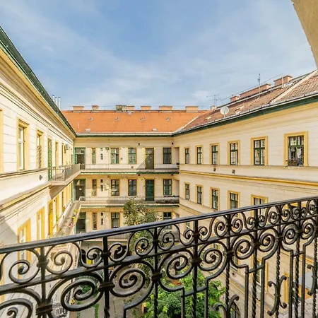 Dohany Residency Inner Synagogue Budapest