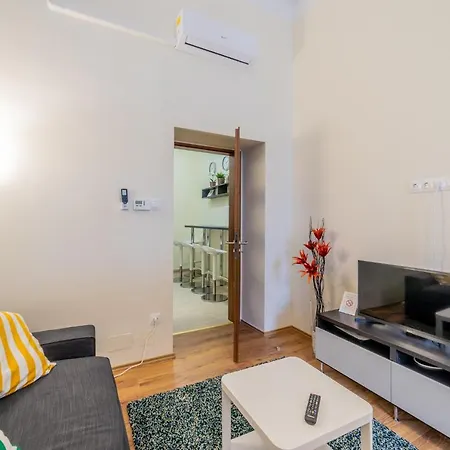 Dohany Residency Inner Synagogue