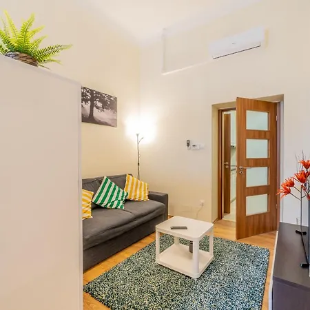 Dohany Residency Inner Synagogue Appartement