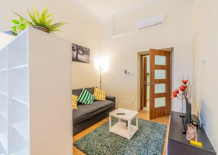 Dohany Residency Inner Synagogue Apartament