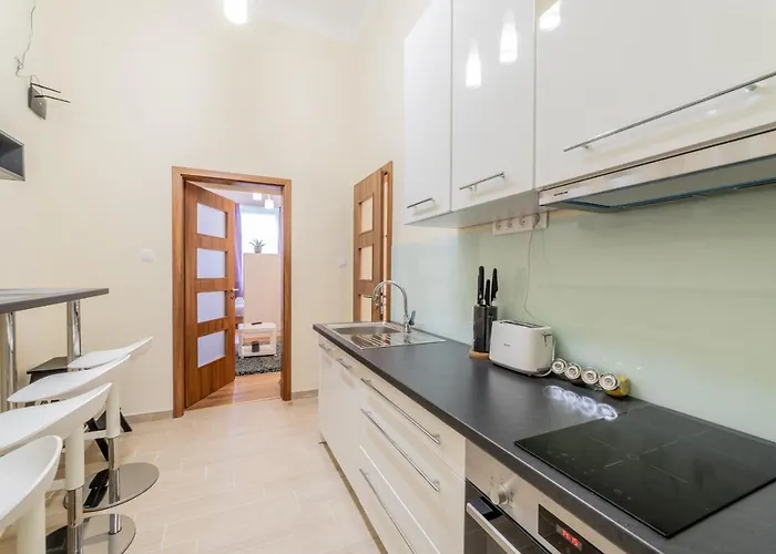 Dohany Residency Inner Synagogue *